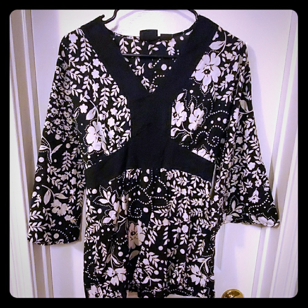 Bell sleeve top